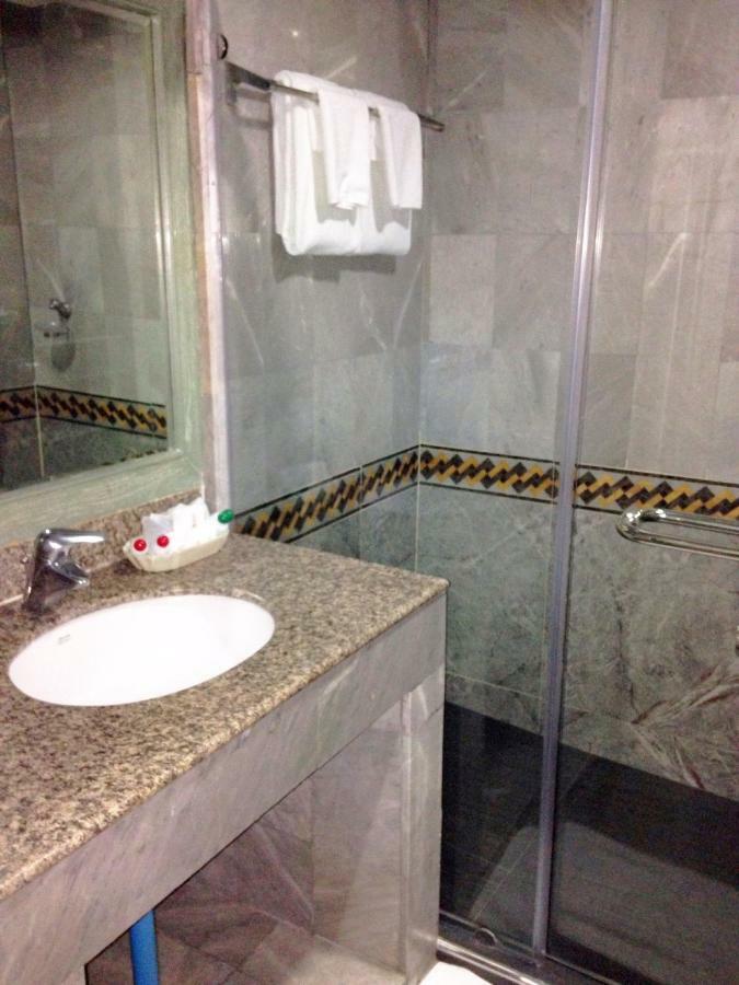 Lee Place Hotel Bangkok Luaran gambar